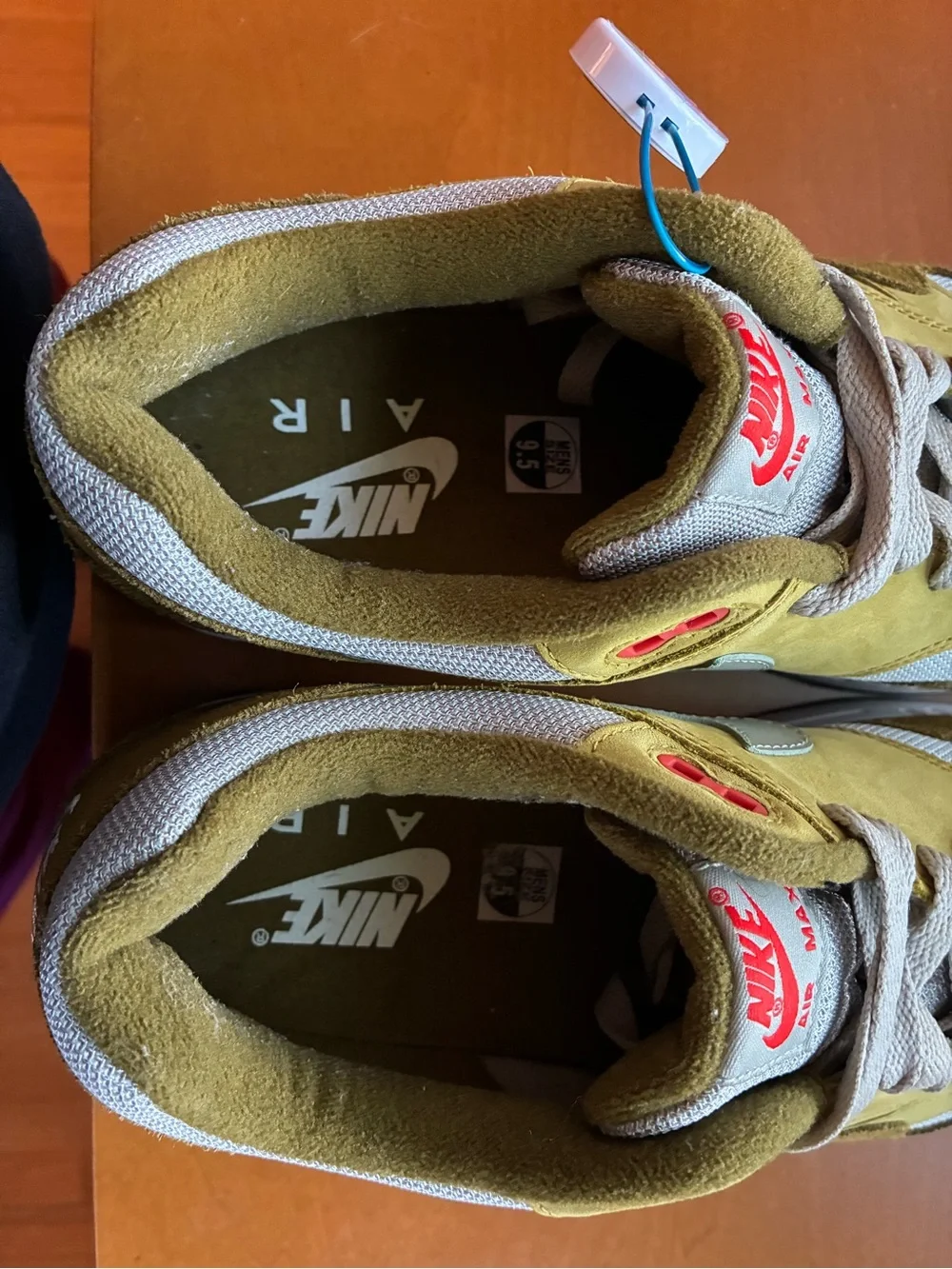 Nike Olive Air Max 1 Premium Retro Olive Curry Pack Sneakers 9.5M